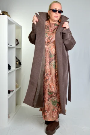 Kaput plus-size SARA braon