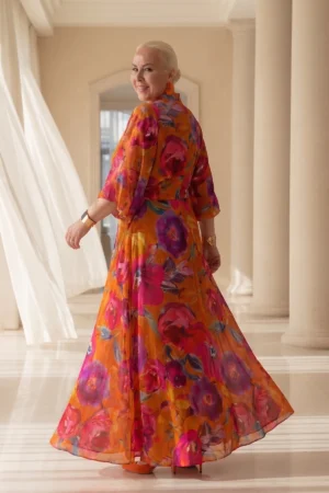 Haljina plus-size, narandžasta, dezen print, lepršava.