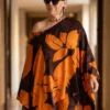 Bluza plus-size, print braon-narandžasta, lepršava.