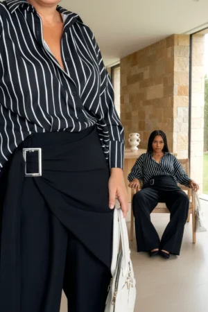 Košulja plus-size prugasta crno-bela
