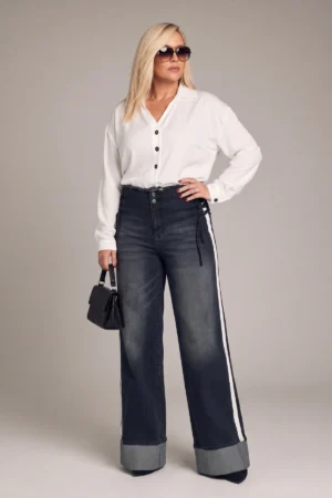 Pantalone plus-size jeans sive sa belom trakom sa strane
